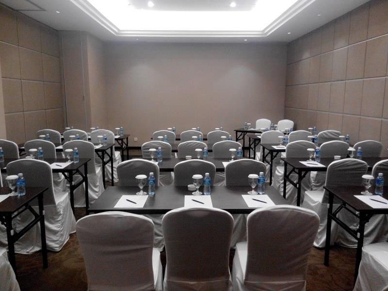 Zest Airport Jakarta By Swiss-Belhotel International Tangerang Extérieur photo