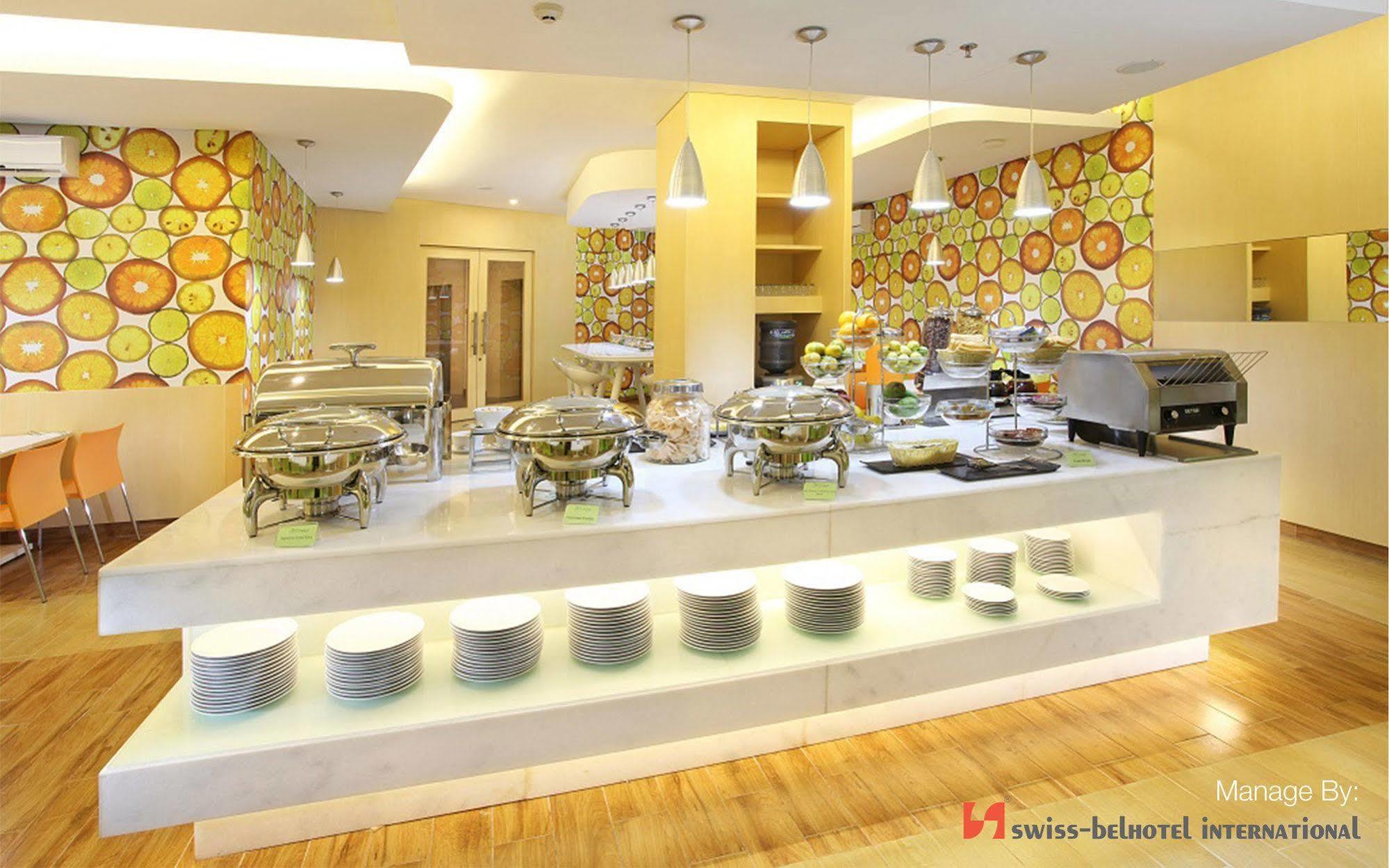 Zest Airport Jakarta By Swiss-Belhotel International Tangerang Extérieur photo